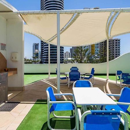 גולד קוסט The Ritz Resort Heated Pool מראה חיצוני תמונה