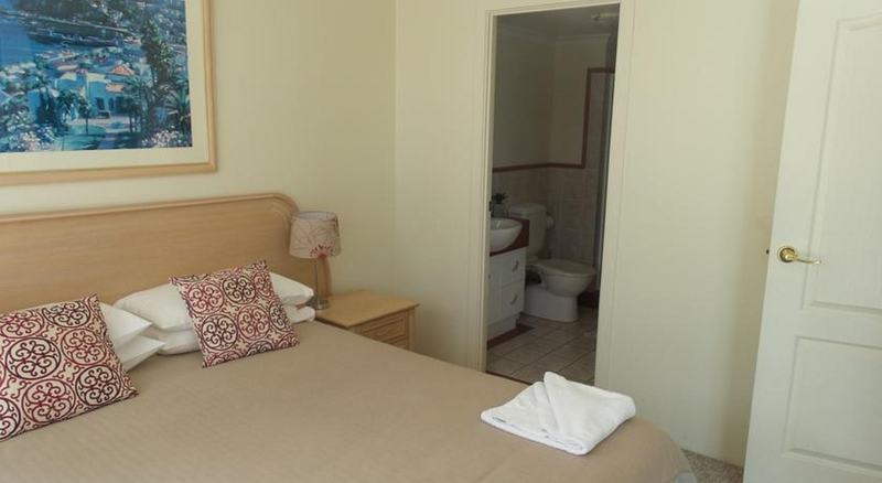 גולד קוסט The Ritz Resort Heated Pool מראה חיצוני תמונה